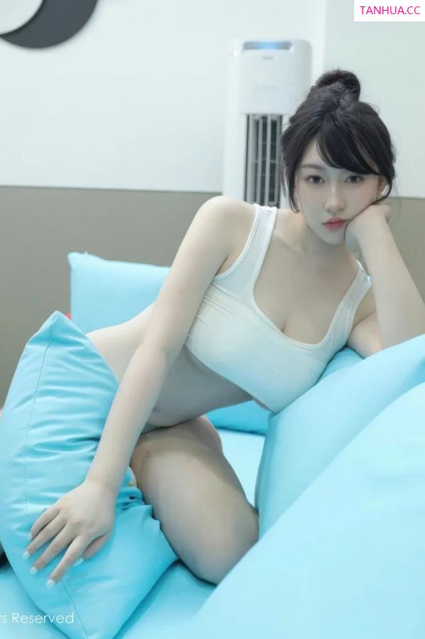   [XiuRen]高清写真图 2025.08.21 No.10676 李沁恩lrene 居家服第35张图片